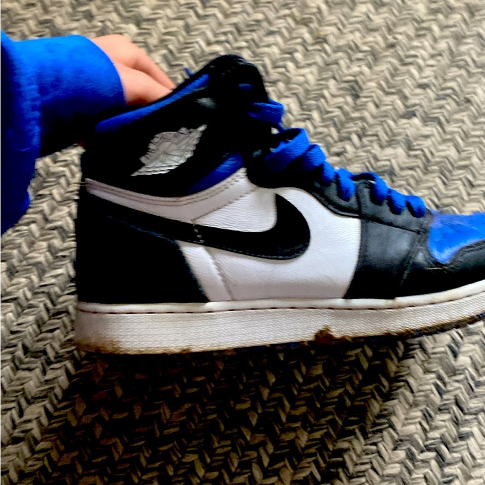 Jordan 1s blue and black - Picture 2 of 3